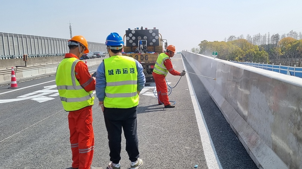 Surface superhydrophobic emulsion- Concrete guardrail cleaning project of 20 kilometers on Jia Liu highway, Shanghai